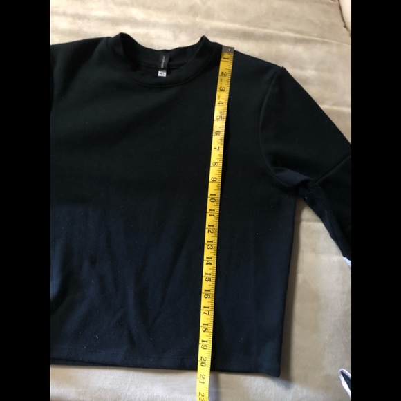 Onzie Black & White Blocked CrewTop size M/L - Picture 8 of 10